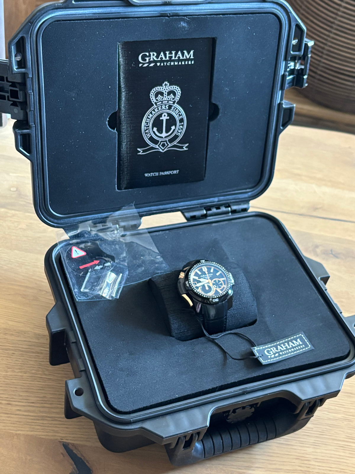 Graham Chronofighter Prodive Black & Gold – Édition limitée 250pcs